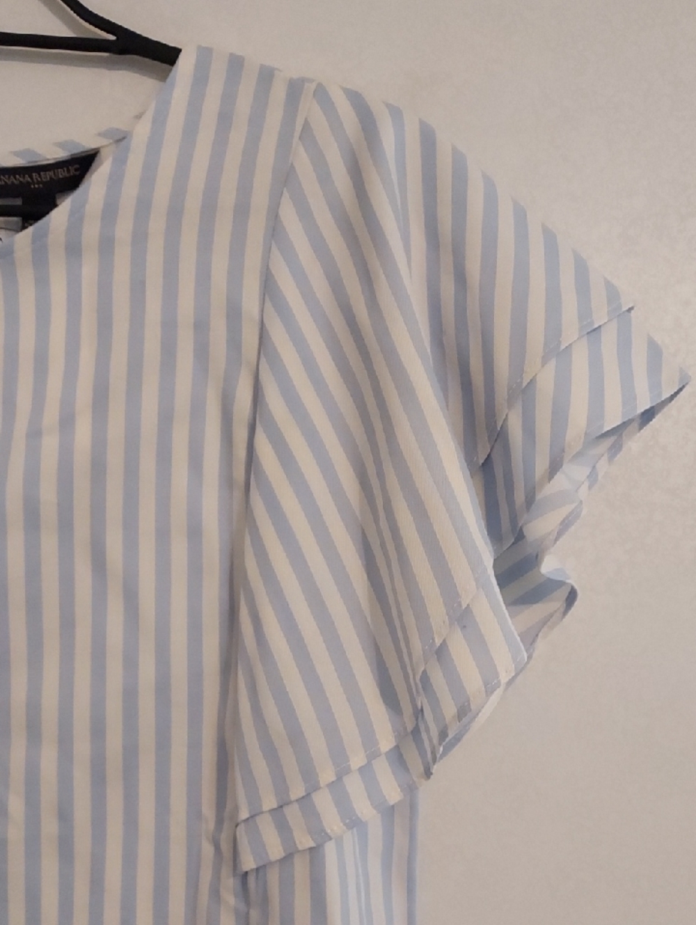 Banana Republic Ruffle Shoulder Top - Picture 8 of 9